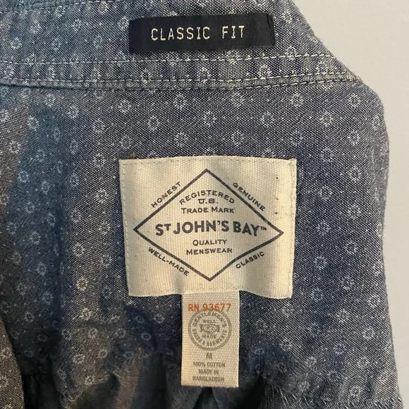 Button down - Picture 3 of 3